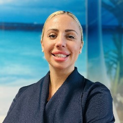 Vanessa Vecchio, conseillère et coordonnatrice des groupes Club Voyages Raymonde Potvin