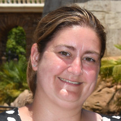 Caroline Tremblay - Spécialiste en destinations Disney et Universal Voyages Évasion