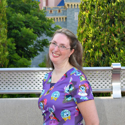 Rolande Dubreuil - Spécialiste en destinations Disney et Universal Voyages Évasion