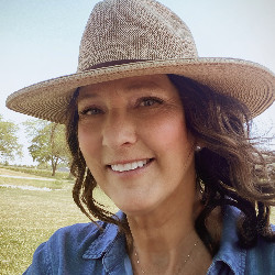 Joan Tofteland Marlin Travel Fonthill