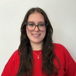 Léana Vaillancourt - Commis comptabilité Club Voyages Mont-Tremblant