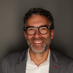 Frédéric Vadeboncoeur Voyages Terre et Monde
