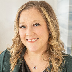 Selena Clark, Conseillère International Club Voyages Les Îles
