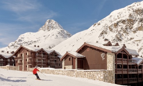 Snow-capped dreams, all-inclusive reality - a hassle-free winter escape awaits!